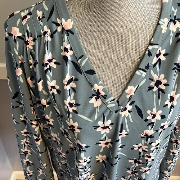 Blue gray with flowers blouse - Picture 2 of 6